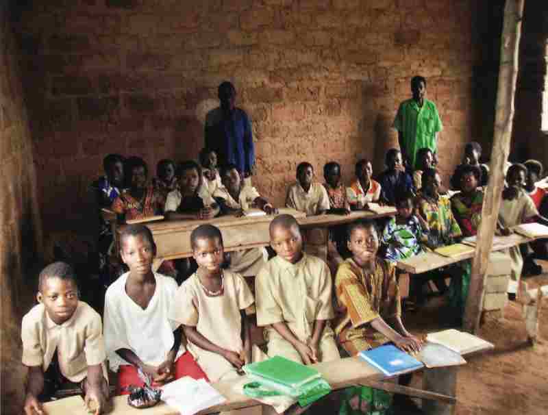 240 millions d'enfants dans le monde ne sont pas scolarisés, dont 40% en Afrique subsaharienne
