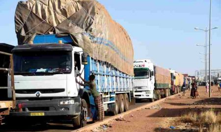 Burkina Faso : Au moins 35 civils tués dans l'explosion d'un engin explosif au passage d'un convoi de ravitaillement