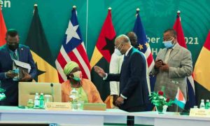 La CEDEAO impose des sanctions à la Guinée et condamne le Mali pour la détention des forces ivoiriennes