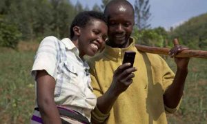 Les envois de fonds mobiles pour mener la révolution numérique dans les zones rurales marginales de cinq pays africains