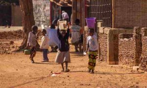 La Gambie enquête sur le lien entre des dizaines de décès d'enfants et le sirop de "paracétamol"