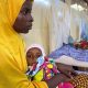 Des femmes qui parcourent des dizaines de kilomètres pour sauver la vie de leurs enfants au Nigeria