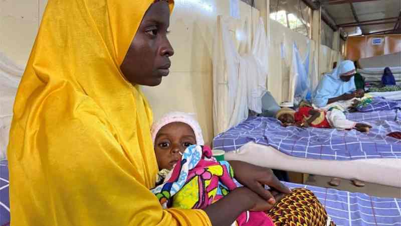 Des femmes qui parcourent des dizaines de kilomètres pour sauver la vie de leurs enfants au Nigeria