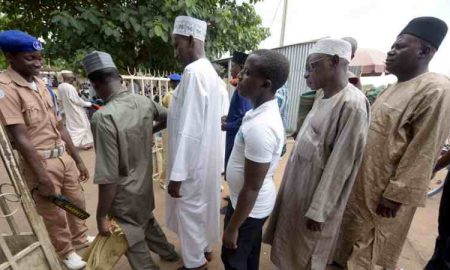 Des hommes armés kidnappent des dizaines de fidèles dans une mosquée du nord-ouest du Nigeria