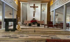 Des hommes armés kidnappent 8 personnes dans une église de l'ouest du Cameroun