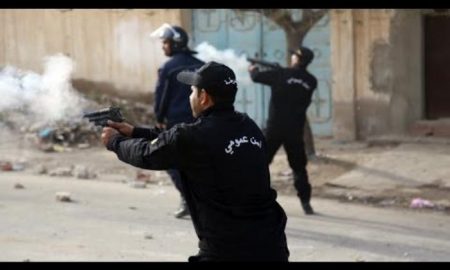 Des Tunisiens dénoncent le meurtre d'un passeur de cigarettes lors d'une course-poursuite avec les forces de sécurité