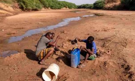 Martin Griffiths se rend en Somalie pour en savoir plus sur les efforts de réponse humanitaire pour les personnes touchées par la sécheresse