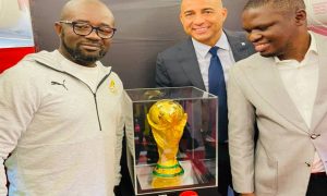 Les supporters ghanéens ravis de voir le trophée de la Coupe du Monde de la FIFA