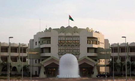 Après avoir entendu des coups de feu aux abords du palais présidentiel, la diffusion de la télévision officielle au Burkina Faso a été interrompue