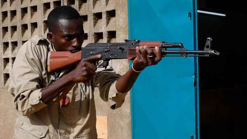 Le Burkina Faso recrute 50 000 civils pour aider l'armée à combattre les militants