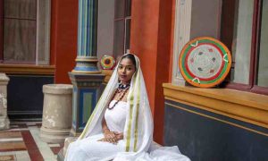 Le médecin soudanaise Mayada Adel associe le design de mode à son militantisme pour les droits humains