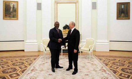 Poutine et le président de la Guinée-Bissau discutent des questions de paix et de commerce à Moscou