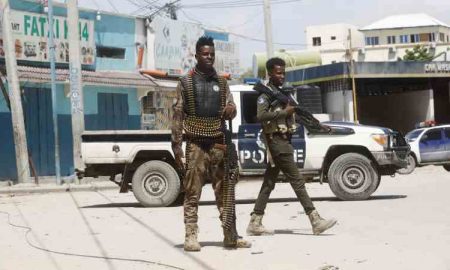 Neuf morts dans un attentat à la voiture piégée et une fusillade dans un hôtel à Kismayo