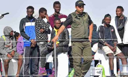 La sécurité tunisienne intercepte plus de 800 migrants en mer en une nuit
