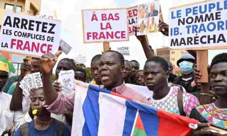 Appels au calme après les manifestations anti-françaises au Burkina Faso