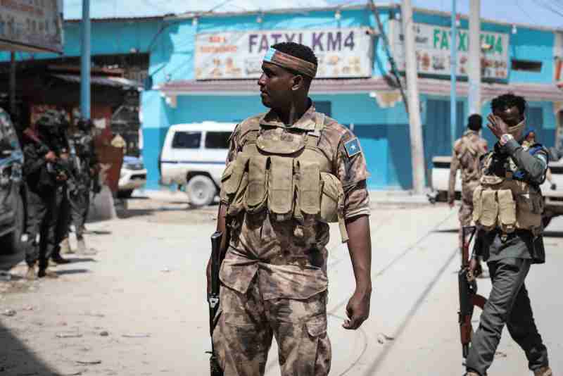 Les forces somaliennes annoncent la fin du siège de l'hôtel "Rose" dans la capitale, Mogadiscio