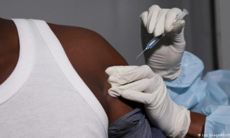 L'Organisation mondiale de la santé annonce le début d'un essai de vaccin contre Ebola en Ouganda