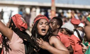 Les employés du gouvernement sud-africain défilent dans les grandes villes pour un salaire plus élevé