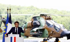 Macron annonce l'adoption d'une nouvelle stratégie militaire en Afrique d'ici six mois