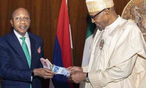 Le Nigeria émet de nouveaux billets pour freiner l'inflation et lutter contre la corruption