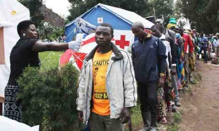 L'Ouganda raccourcit le semestre de deux semaines pour freiner la propagation du virus Ebola