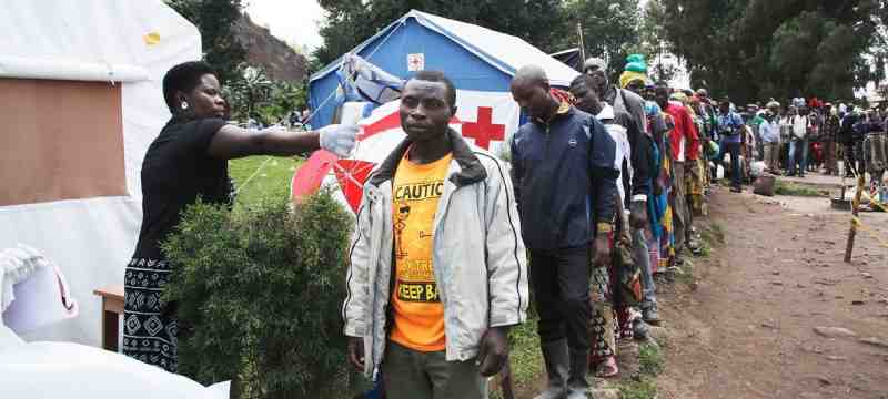 L'Ouganda raccourcit le semestre de deux semaines pour freiner la propagation du virus Ebola