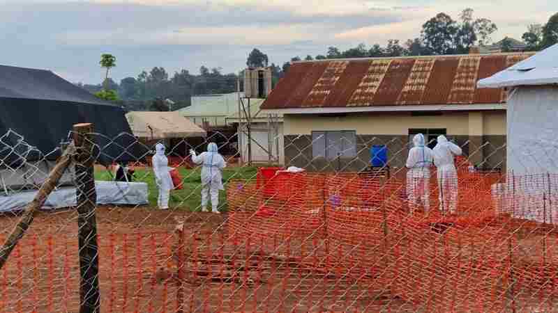 Prolongation des mesures d'isolement en Ouganda pour limiter la propagation d'Ebola