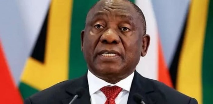 Ramaphosa jure de se retirer s'il est accusé d'avoir dissimulé un vol présumé