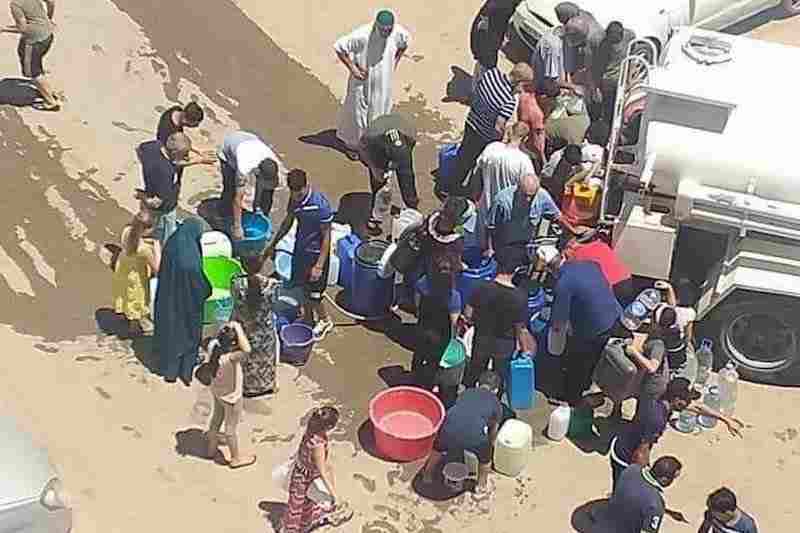 À cause de la soif et de la pauvreté, les Algériens volent de l'eau
