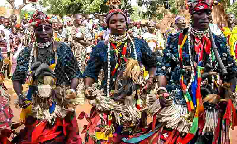 Les tribus du Burkina Faso sont une pure civilisation africaine