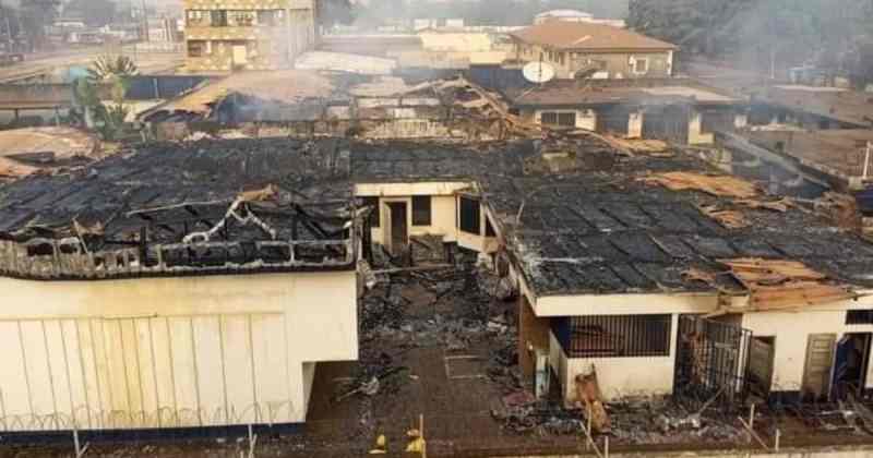 Un immense incendie détruit le siège de la Délégation de l'Union européenne en République centrafricaine