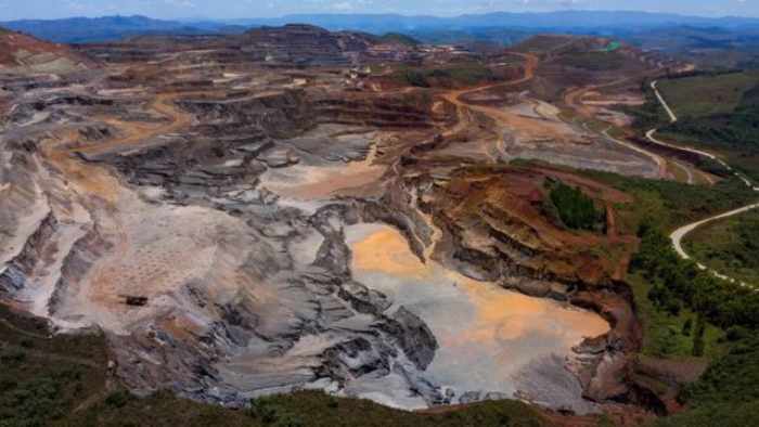 Le Zimbabwe cesse de délivrer des permis pour l'extraction de 5 minerais majeurs