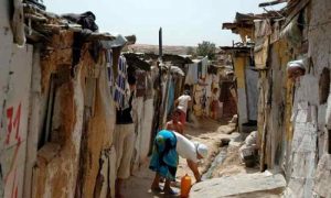 En Algérie, les citoyens qui vivent dans des huttes en tôle craignent que leurs nouveaux habitats soient donnés à d'autres personnes