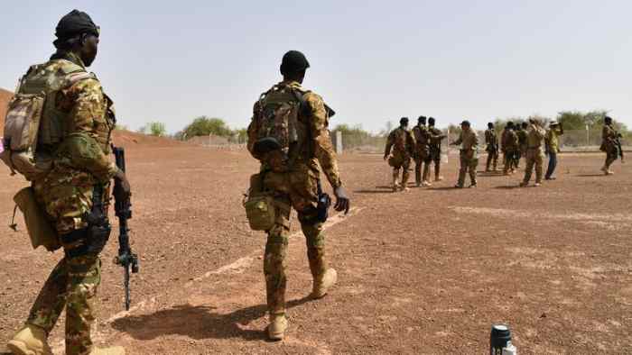 Le Burkina Faso annonce le meurtre d'au moins 25 militants dans le nord du pays