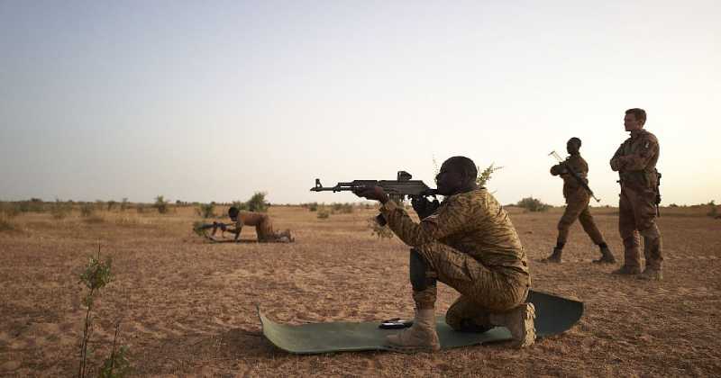 L'armée du Burkina Faso libère 66 personnes enlevées par des "extrémistes"