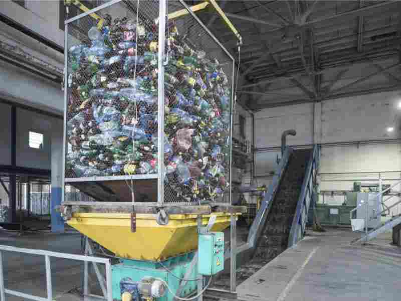 Une startup égyptienne recycle le plastique pour produire des carreaux écologiques