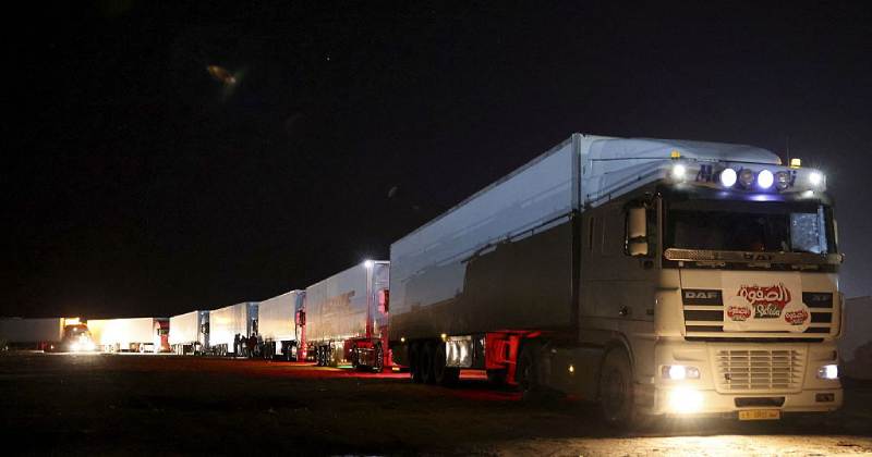 La Libye fournit à la Tunisie 100 camions chargés de sucre, d'huile, de farine et de riz