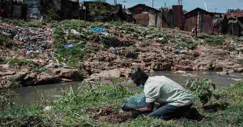 Les eaux usées de la rivière Nairobi et la pollution industrielle s'infiltrent dans les aliments et l'eau