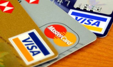 Le Nigeria lance un programme de cartes de paiement pour rivaliser avec Visa et Mastercard