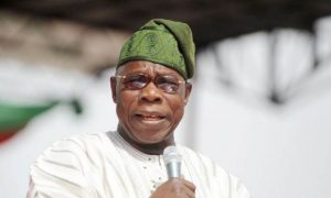 L'ancien président nigérian Olusegun Obasanjo soulève une tempête politique