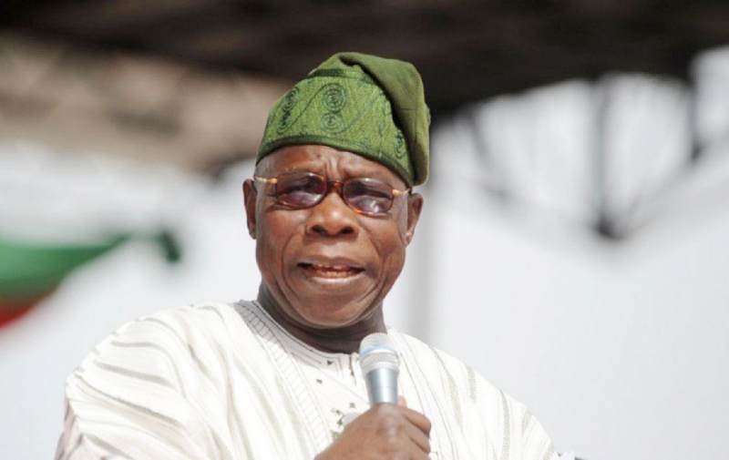 L'ancien président nigérian Olusegun Obasanjo soulève une tempête politique