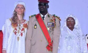 Le dirigeant guinéen met en garde contre l'élaboration d'une constitution "détaillée" sans tenir compte des besoins du pays