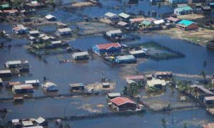 L'ouragan Freddy frappe Madagascar, et le Mozambique construit des abris