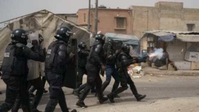 La police tire des gaz lacrymogènes sur les partisans du chef de l'opposition sénégalaise