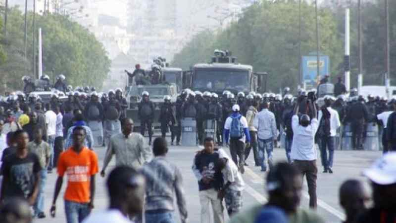 La police sénégalaise a dispersé de force des partisans de l'opposition dans la capitale, Dakar