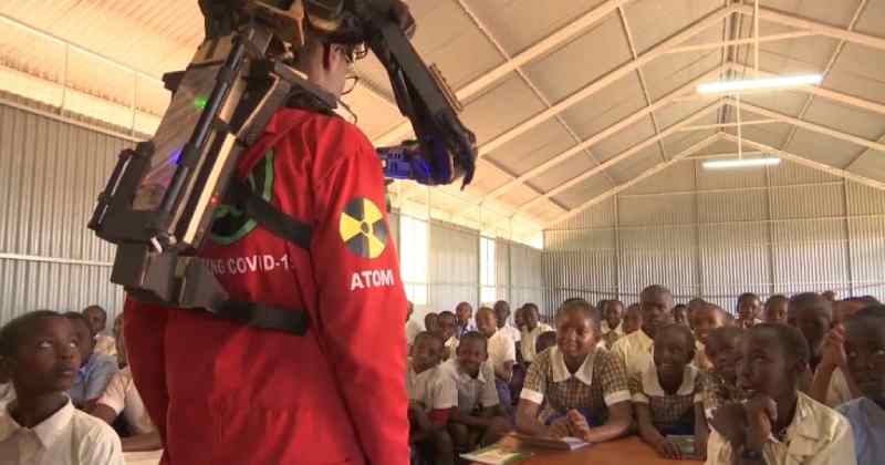 Kenya : les ingénieurs Kiuna et Gathu inspirent les enfants à devenir de futurs ingénieurs