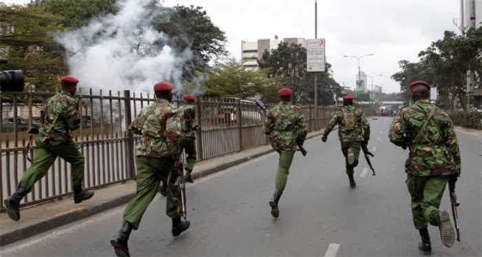 La police kényane tire des gaz lacrymogènes sur des manifestants antigouvernementaux