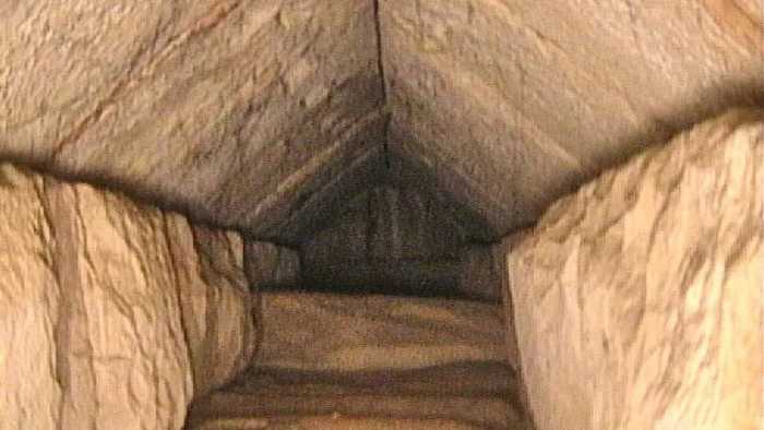 La découverte passionnante d'une chambre mystérieuse dans la pyramide de Khufu