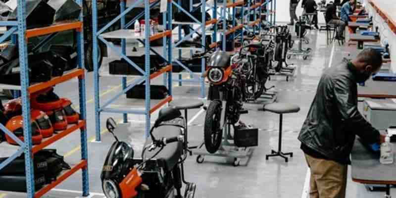 Roam lance la plus grande usine de motos électriques d'Afrique de l'Est au Kenya