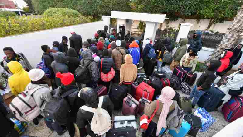 Le Mali et la Côte d'Ivoire reçoivent 300 de leurs ressortissants après leur évacuation de Tunisie